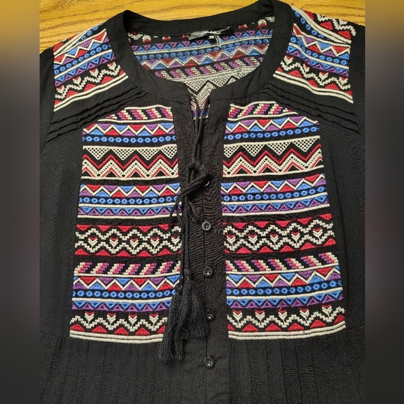 NWOT embroidery tassel tie blouse,Boho Chic, oversized M, Tunic, puff Sleeve. - Picture 7 of 14